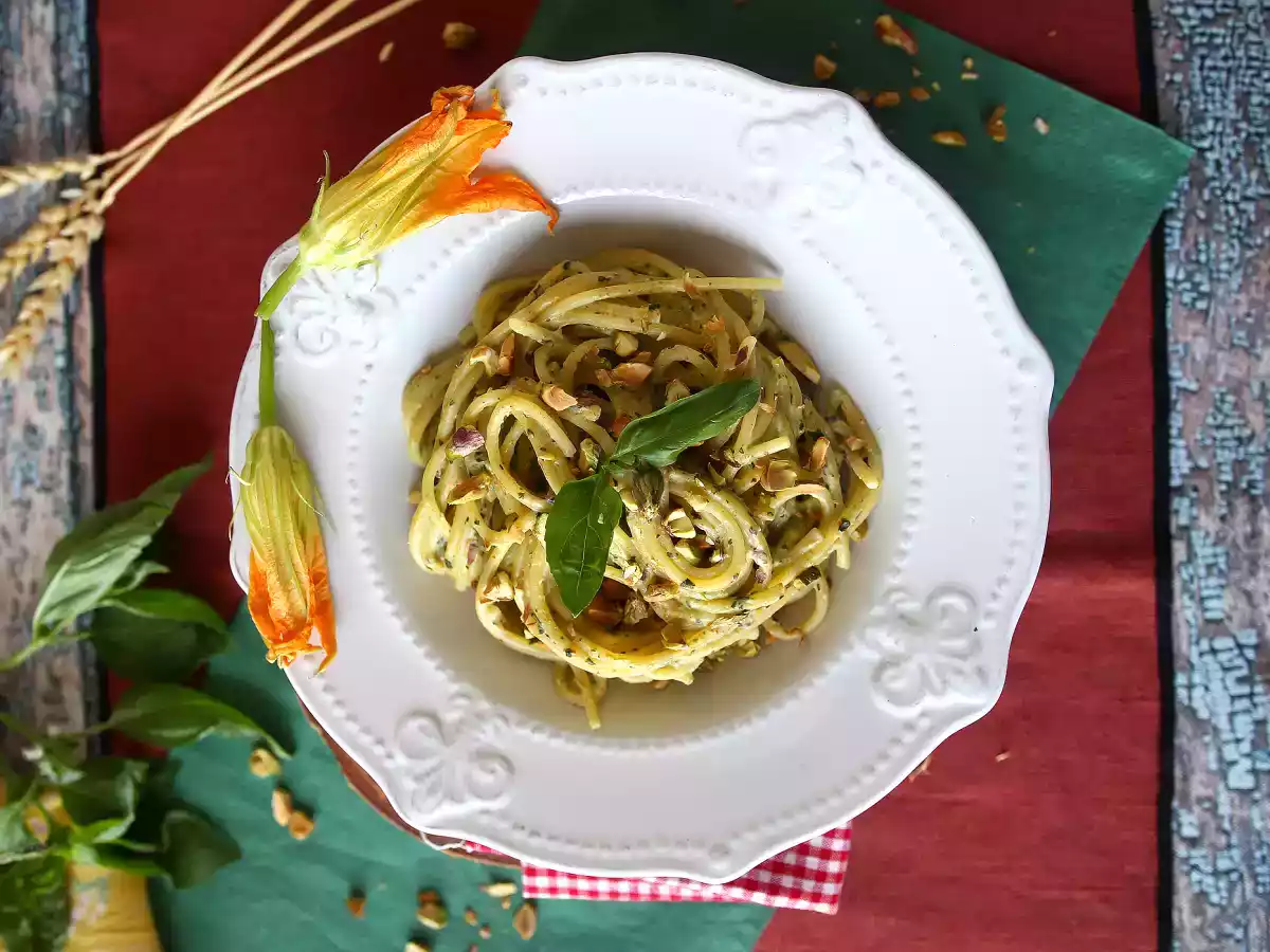 Pasta med courgetteblomster, ricotta og pistacienødder - foto 5