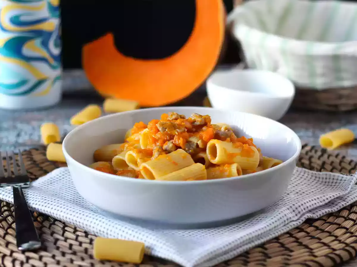 Pasta med græskar og pølse