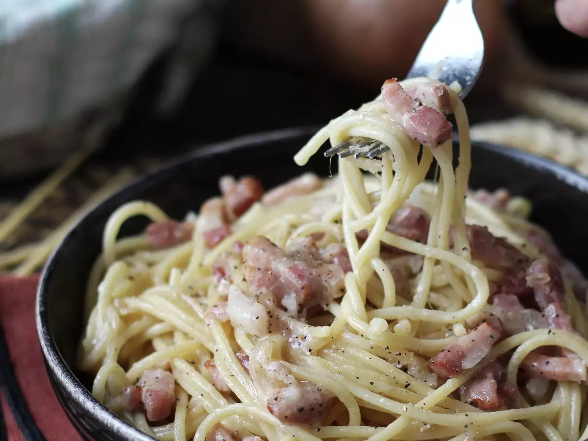 Pasta med pancetta: nem, billig og cremet - foto 3