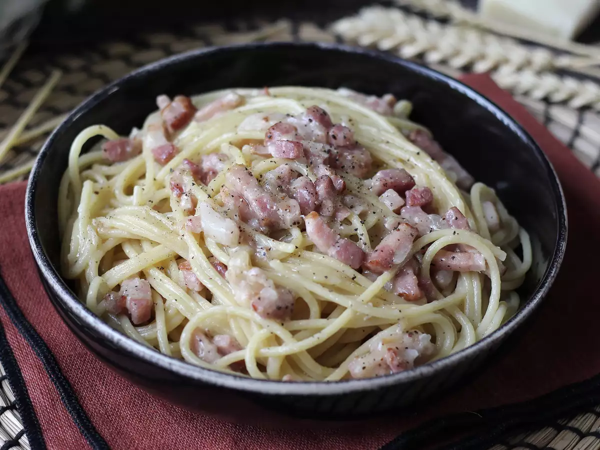 Pasta med pancetta: nem, billig og cremet - foto 4