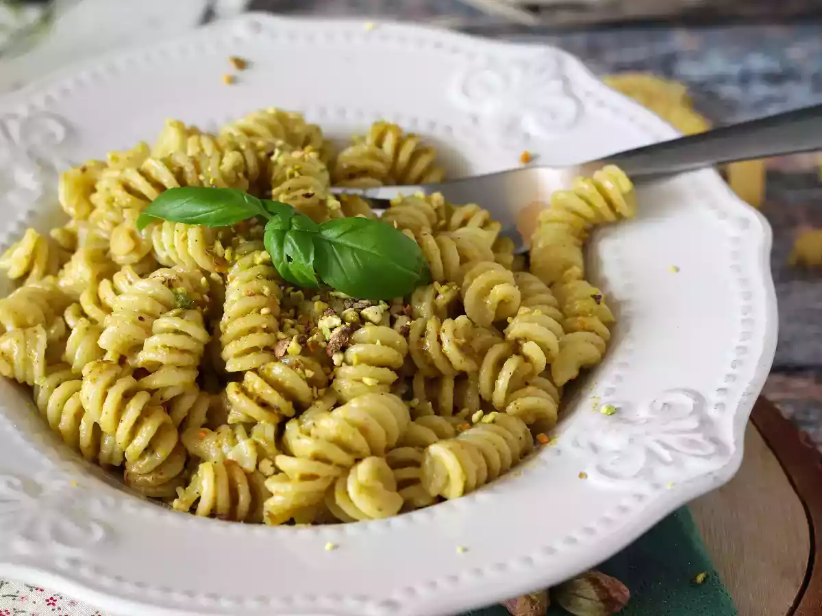 Pasta med pistaciepesto, en velsmagende og nem opskrift - foto 2