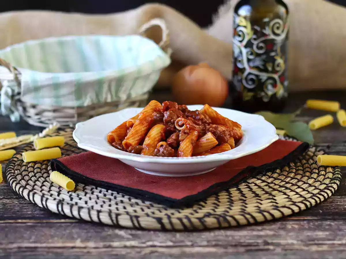 Pasta med pølsesauce: en enkel ret med intens smag - foto 7