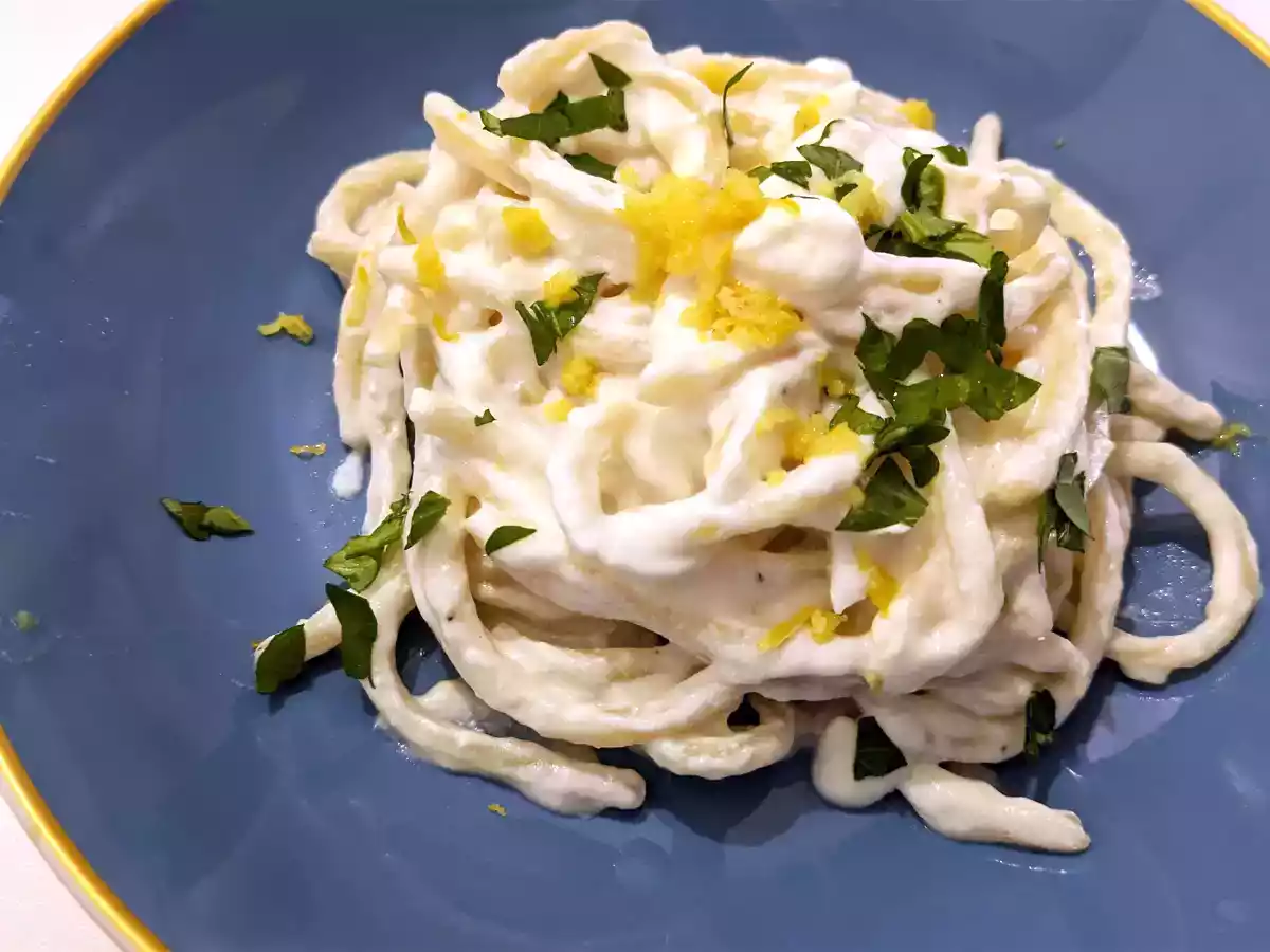 Pasta med ricotta og citron, en delikat forret, som er meget nem at tilberede!