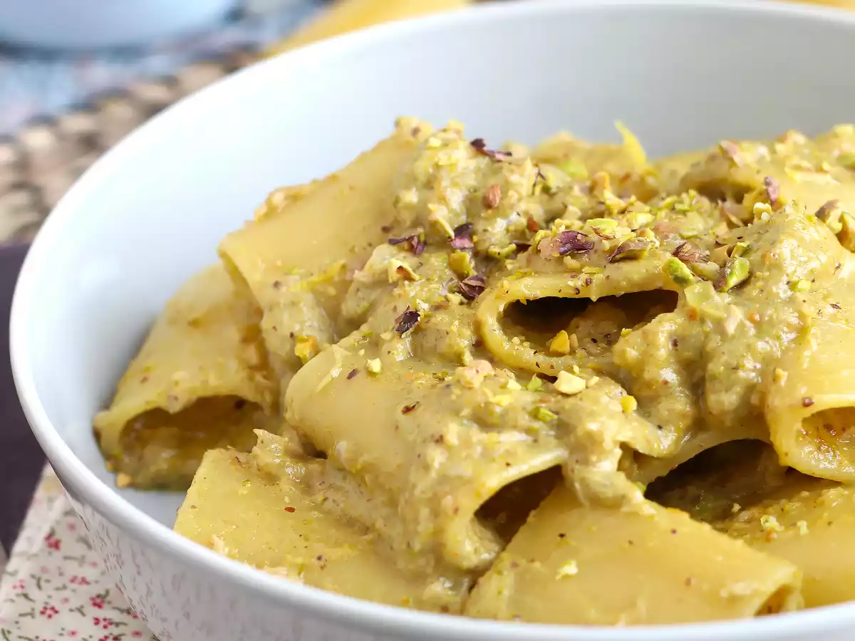 Pasta med tun, pistacienødder og citron - foto 2