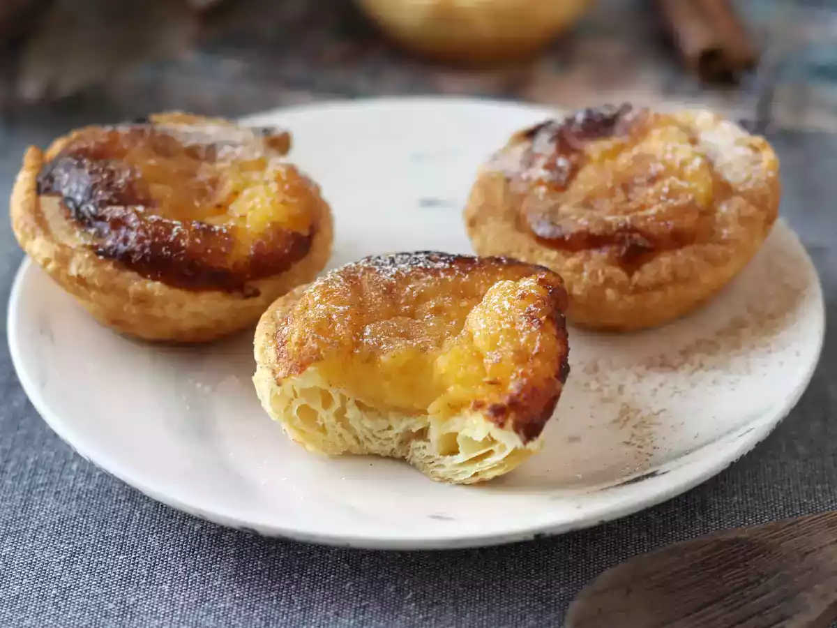 Pastéis de nata i en luftfryser. Den hurtige og nemme opskrift på det traditionelle portugisiske slik.