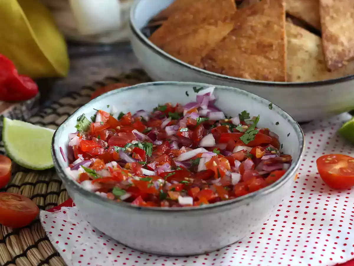 Pico de gallo og hjemmelavede tortillachips - foto 3