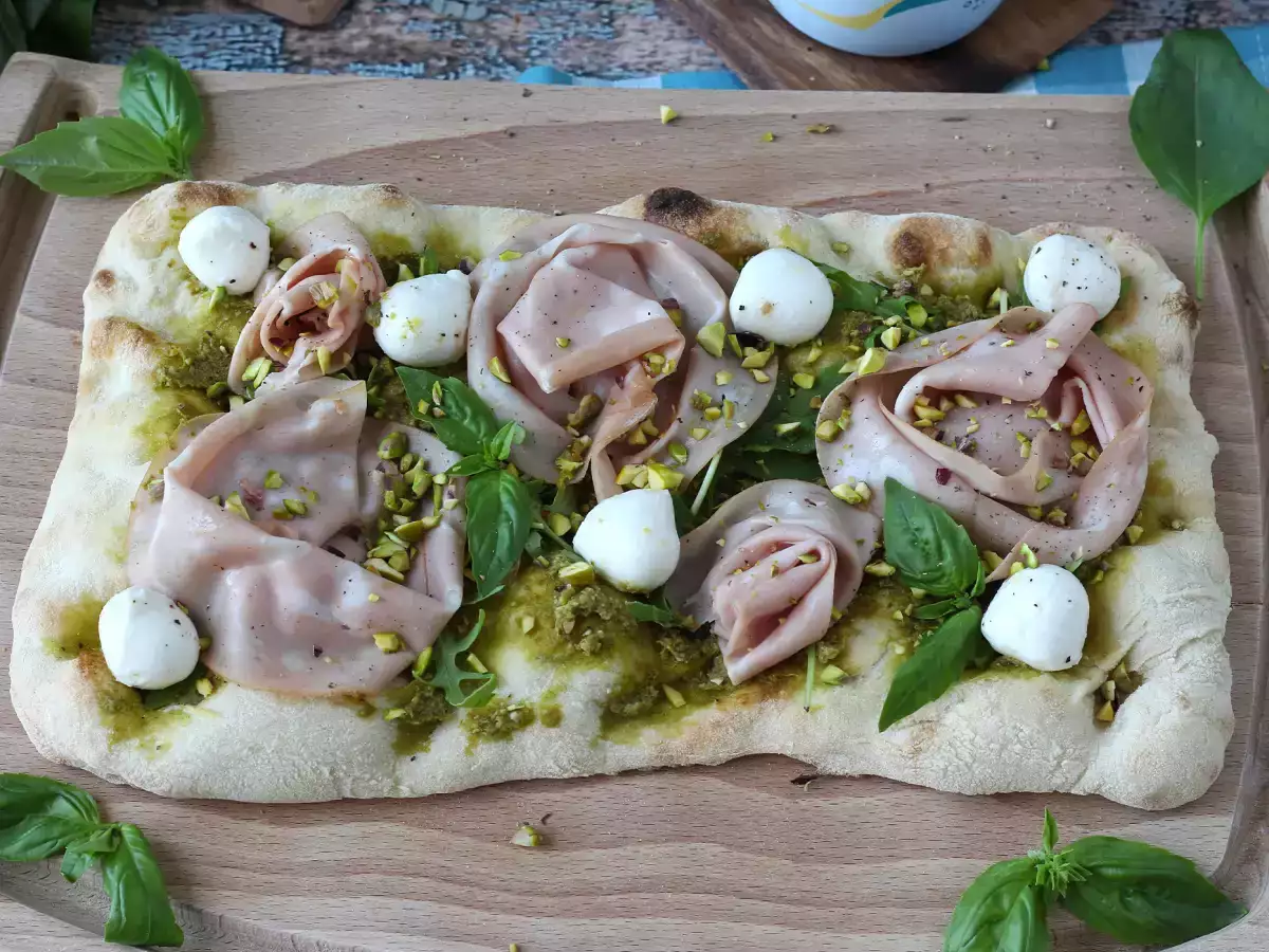 Pinsa med pesto og mortadella, klar på 10 minutter! - foto 5