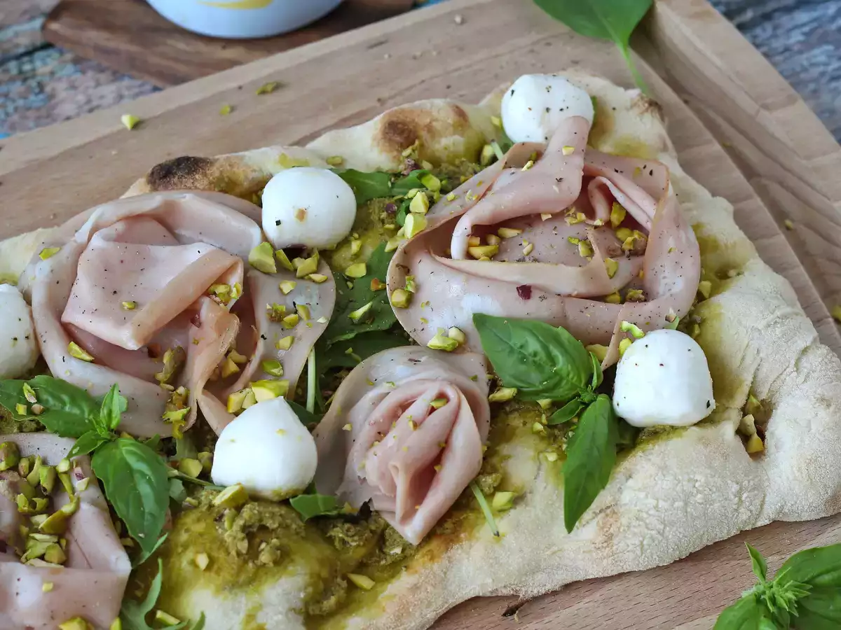 Pinsa med pesto og mortadella, klar på 10 minutter! - foto 4