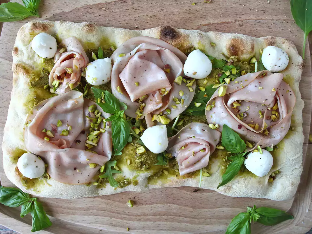 Pinsa med pesto og mortadella, klar på 10 minutter! - foto 8