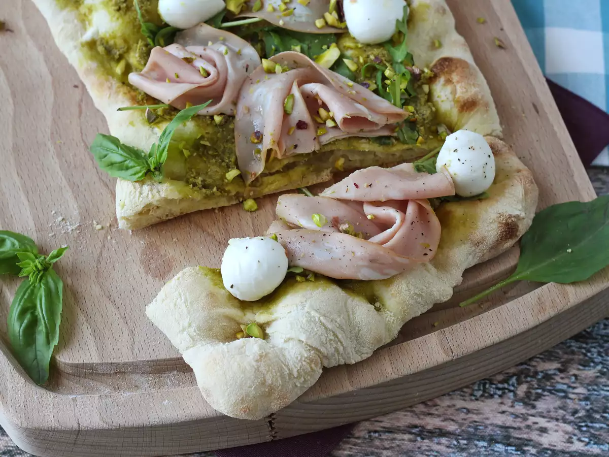 Pinsa med pesto og mortadella, klar på 10 minutter! - foto 3