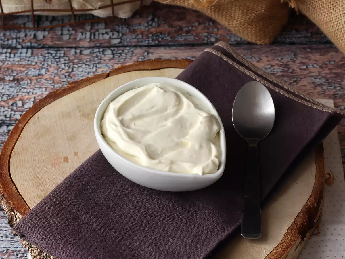 Pisket vaniljecreme – den perfekte topping til dine kager og lagkager! - foto 2