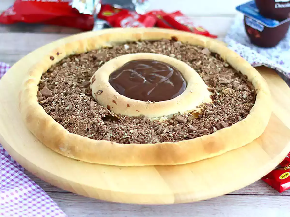 Pizza med Kit Kat og yoghurt Chokolade Danette