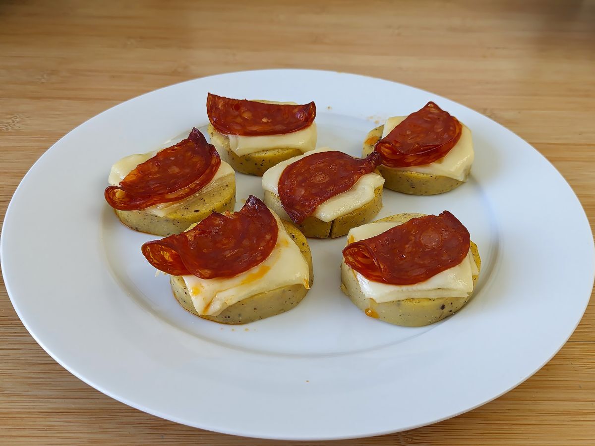 Polenta-crostini med scamorza-ost og pepperoni - foto 4
