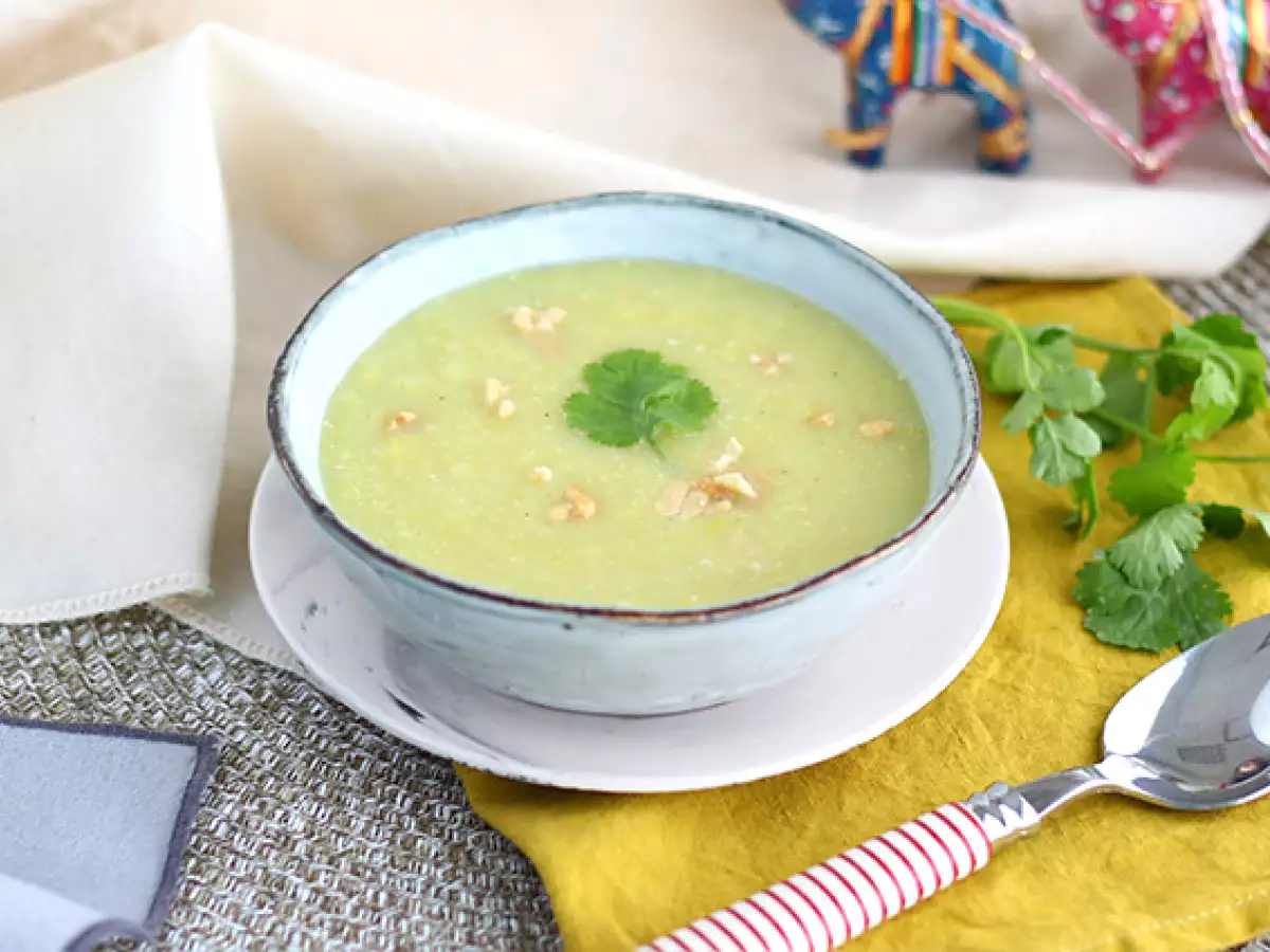 Porresuppe med kokosmælk og karry