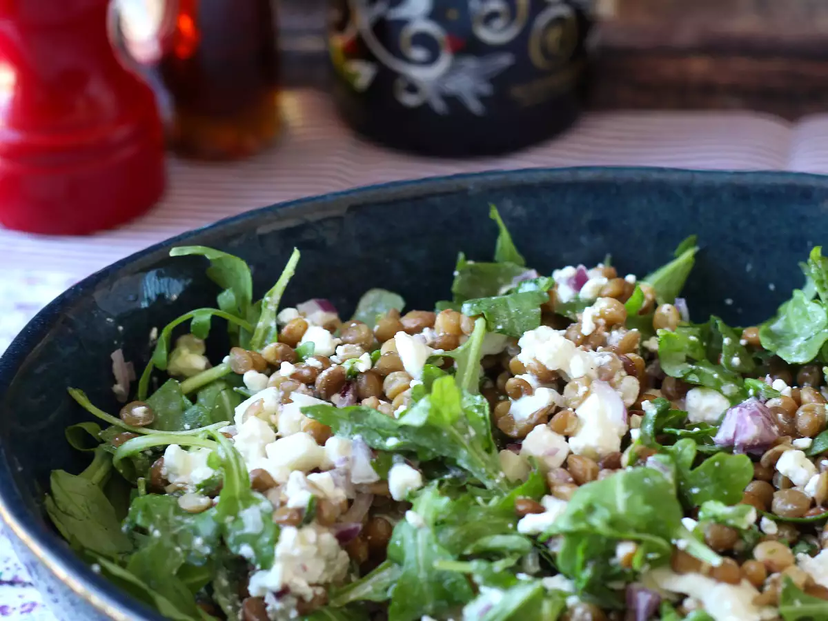 Proteinrig linsesalat med hytteost – nem og hurtig