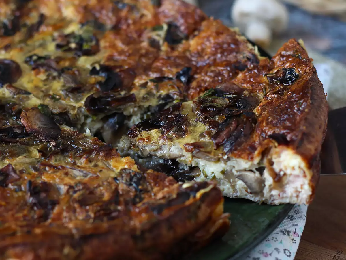 Quiche uden bund med svampe, bacon og hytteost - foto 4