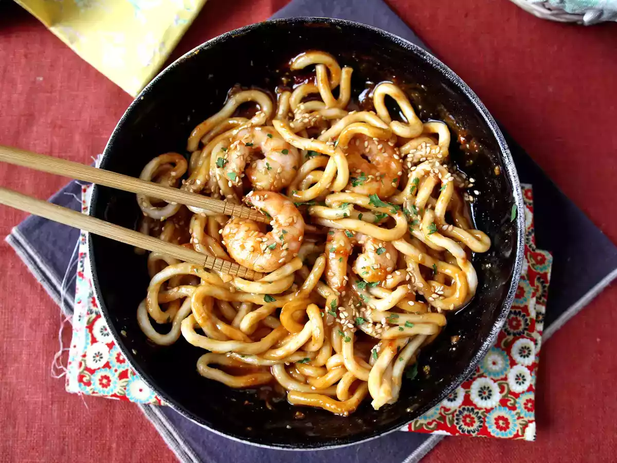 Rejeudon-nudler med krydret peanutsauce - foto 6