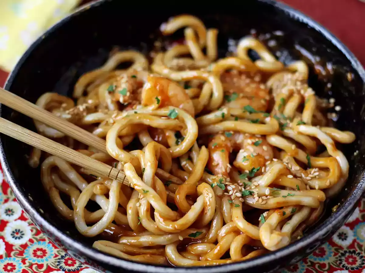 Rejeudon-nudler med krydret peanutsauce - foto 7