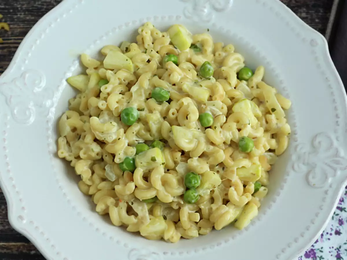 Risotto med coquillettes, ærter, squash og flødeost med hvidløg og krydderurter - foto 4