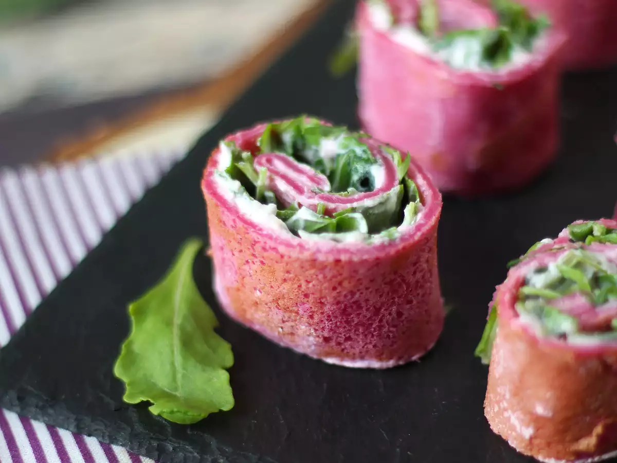Rødbedecreperuller med ricotta og rucola - foto 3