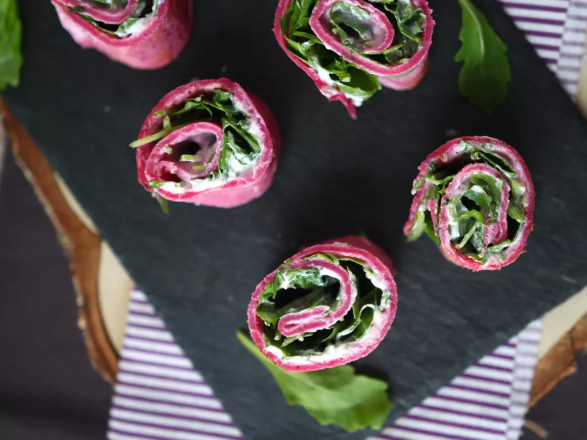 Rødbedecreperuller med ricotta og rucola - foto 5