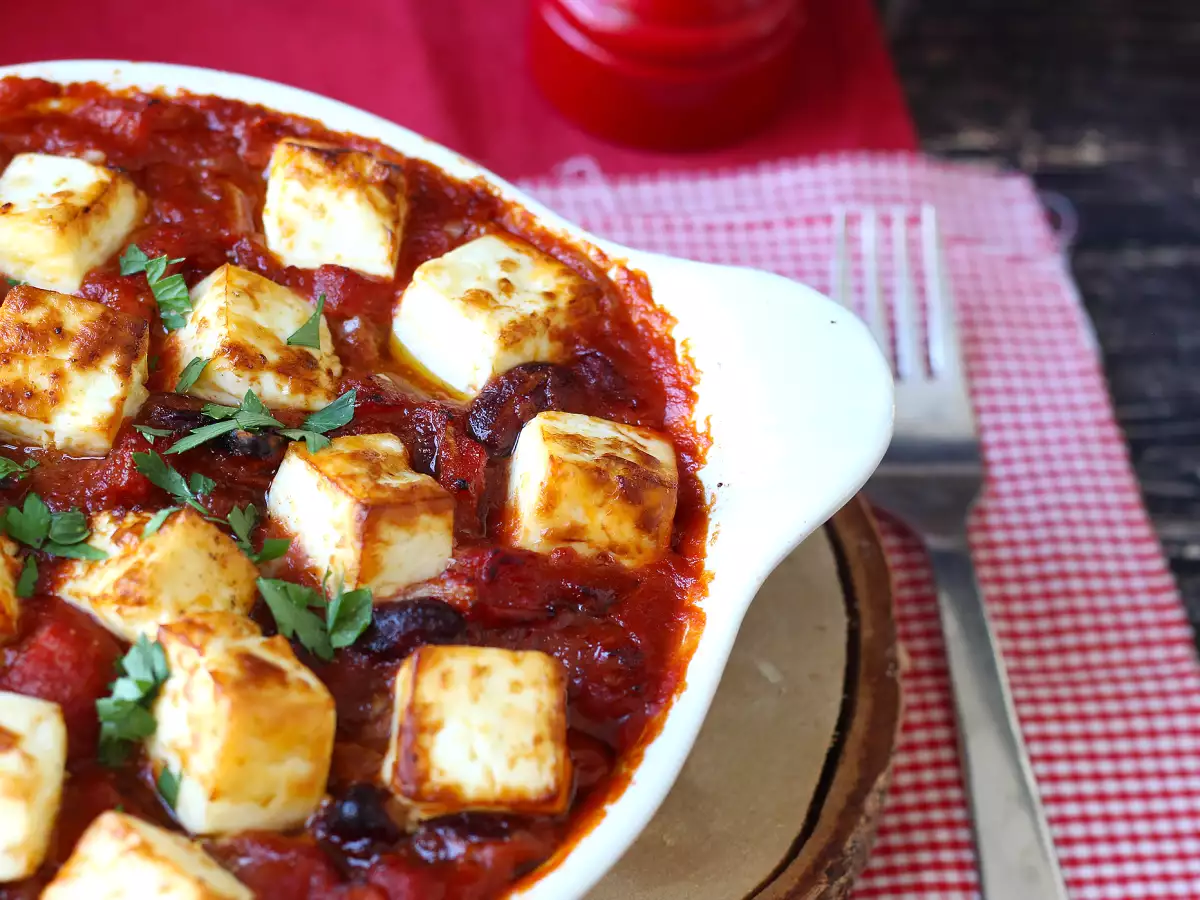 Røde bønner simret med tomat og ristet feta - foto 3