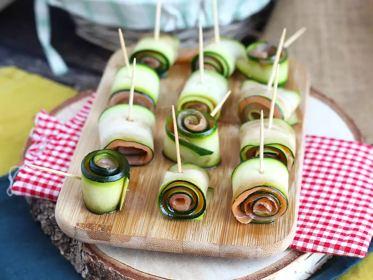 Ruller med courgette og røget laks