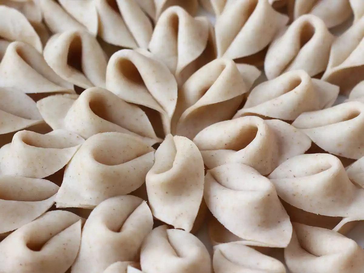 Sådan laver du hjemmelavet pasta: sorpresine, en smuk lille pasta - foto 3