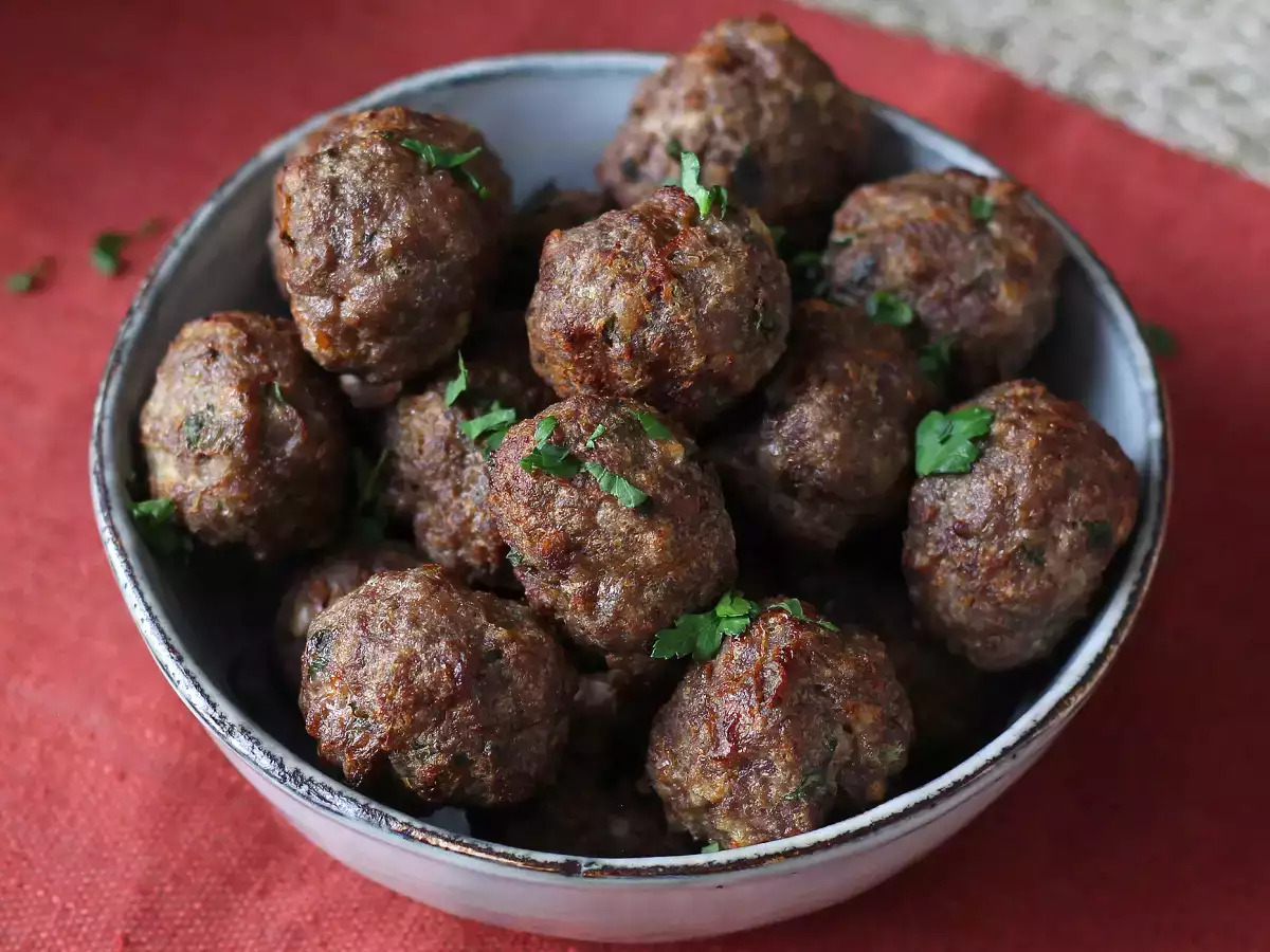 Saftige kødboller i airfryer: nem og hurtig opskrift med oksekød - foto 4