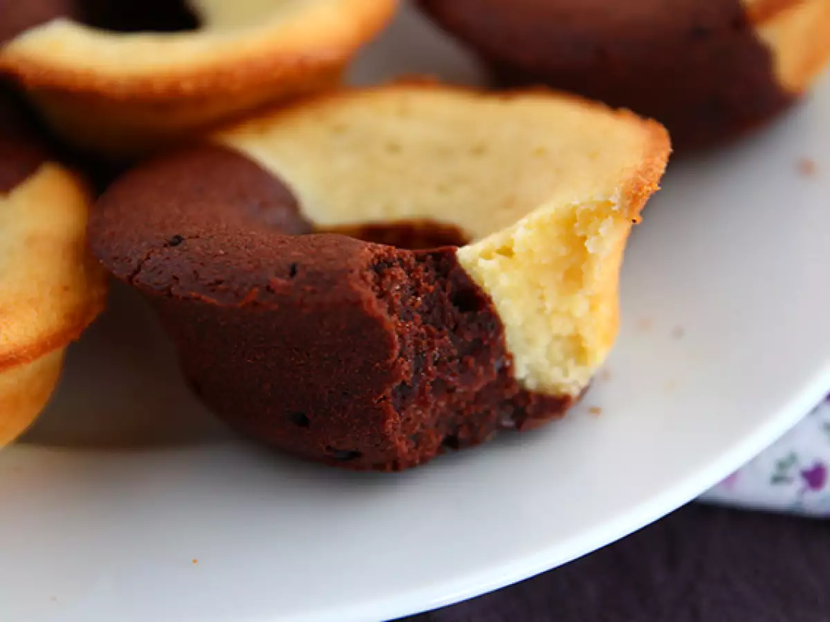Saftige muffins med chokolade og vanilje samt et blødt chokoladehjerte - foto 4