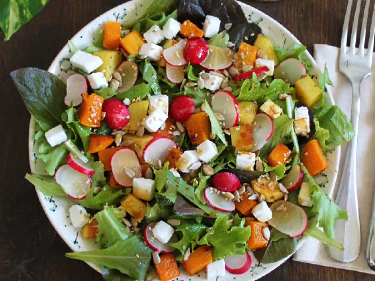 Salat med butternut, kartofler, radiser og feta - foto 3