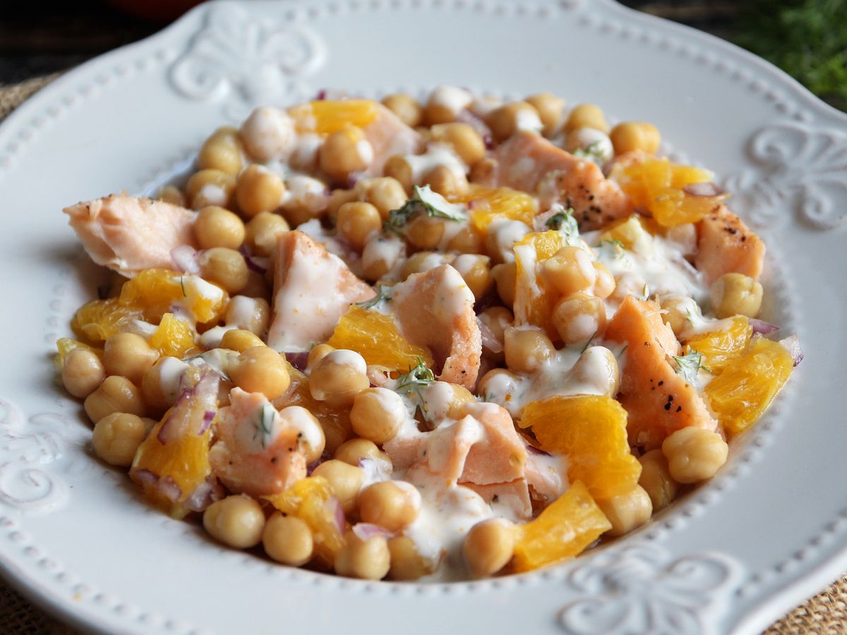 Salat med laks, kikærter og appelsin - foto 2