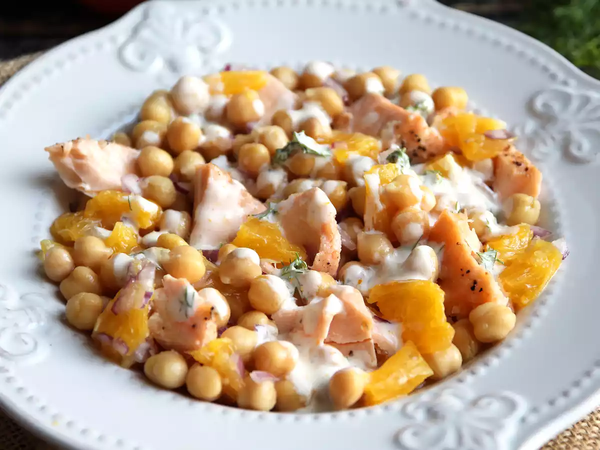 Salat med laks, kikærter og appelsin - foto 2