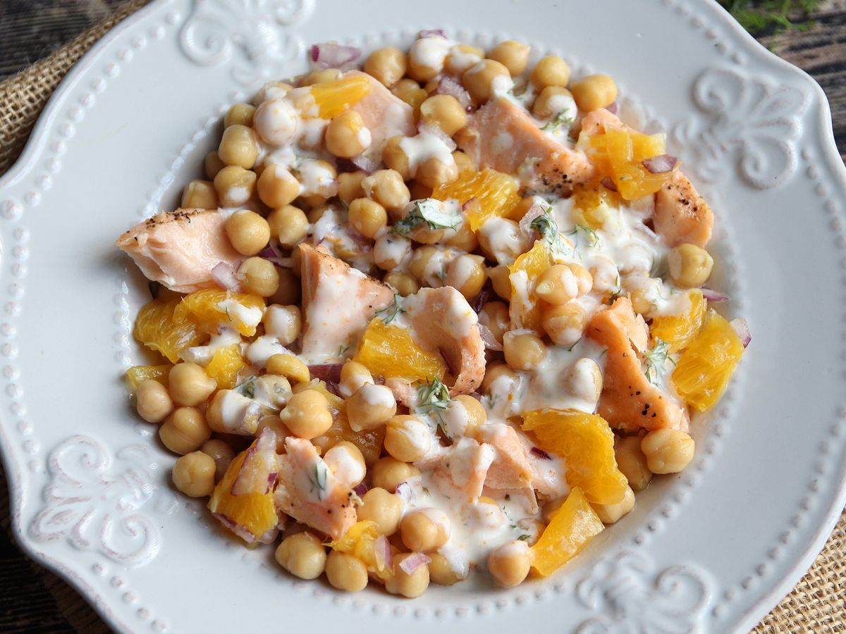 Salat med laks, kikærter og appelsin - foto 4