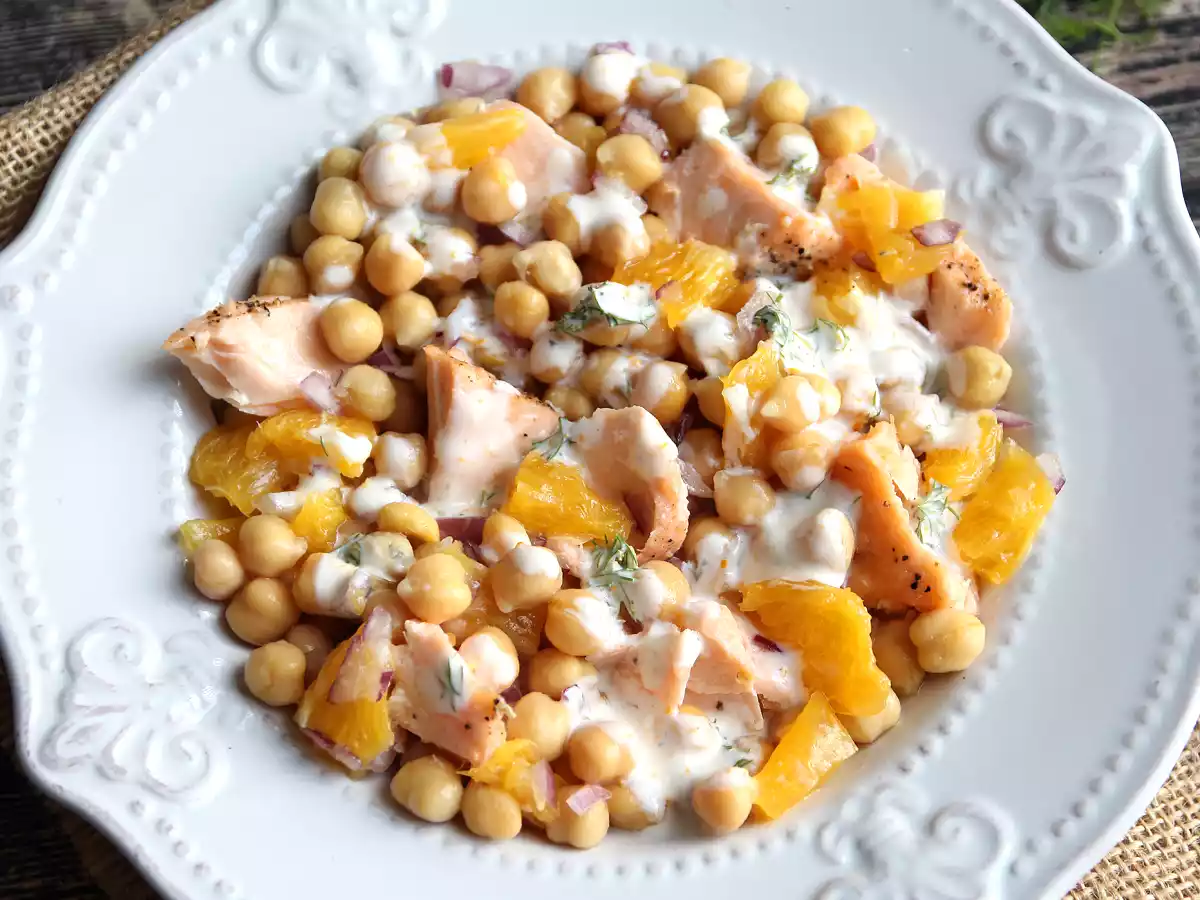 Salat med laks, kikærter og appelsin - foto 4