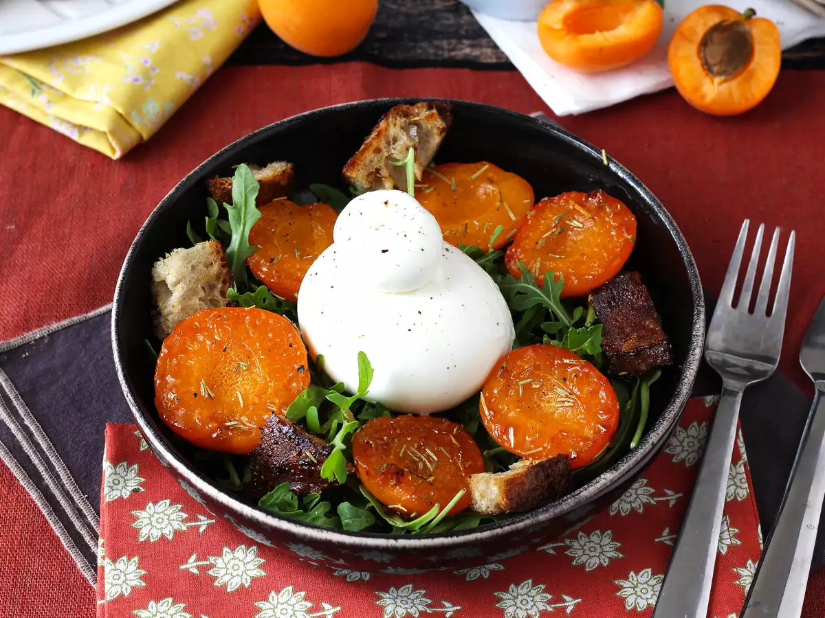 Salat med ristede abrikoser, rucola og burrata - foto 5