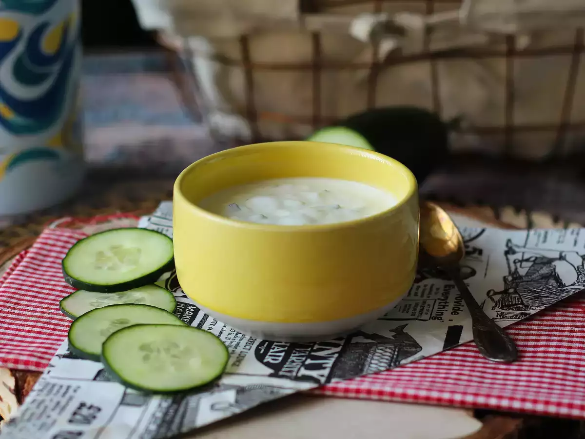 Sauce med græsk yoghurt, agurk og løg - foto 4