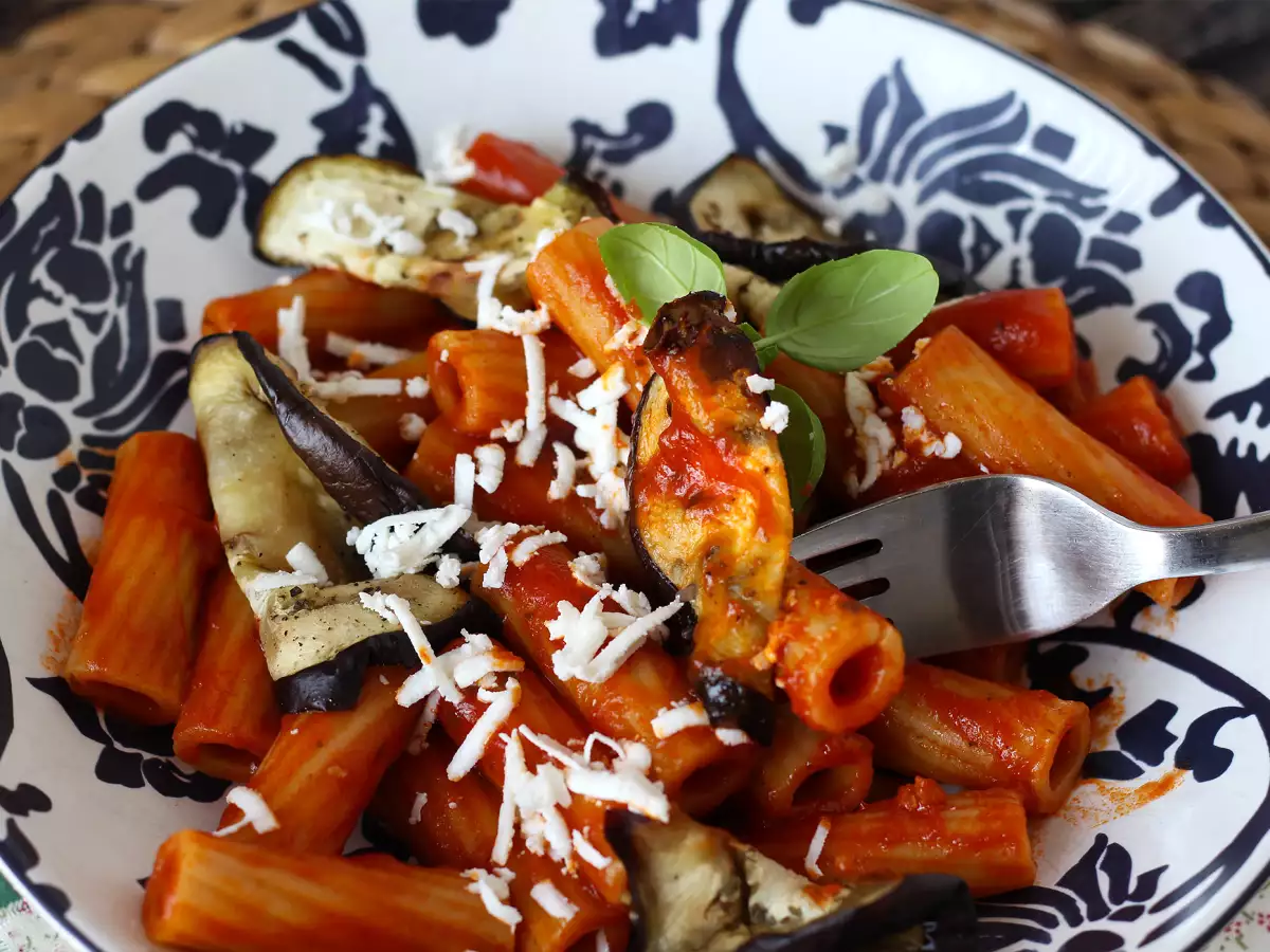 Siciliansk pasta med aubergine – den nemme og lette version – Pasta alla Norma - foto 4