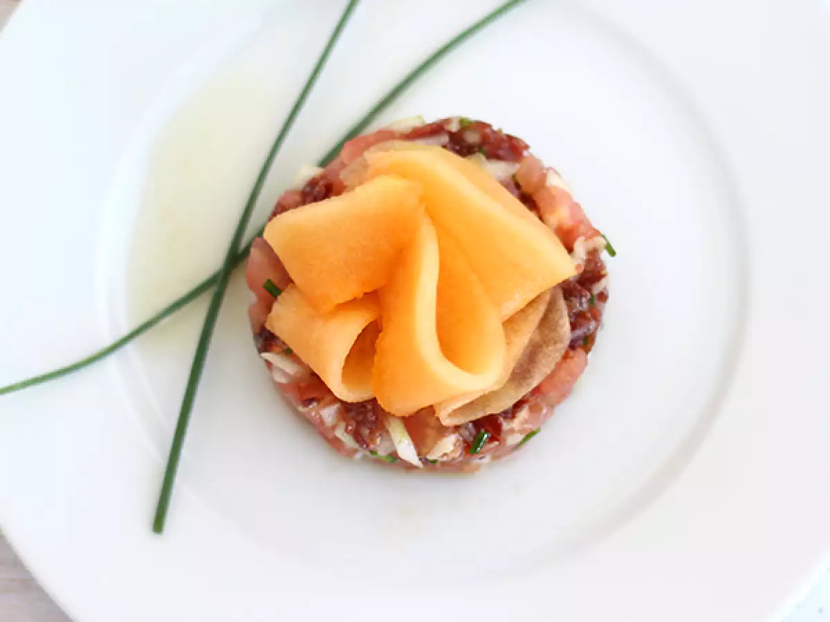 Skinketatar med melon og tomat - foto 2