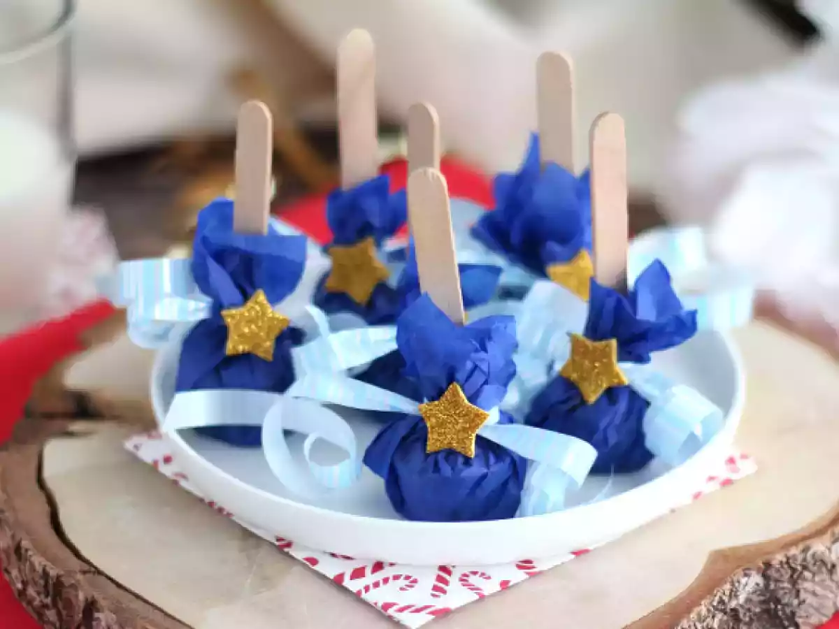 Slikkepinde med varm chokolade: hvid chokolade + speculoos