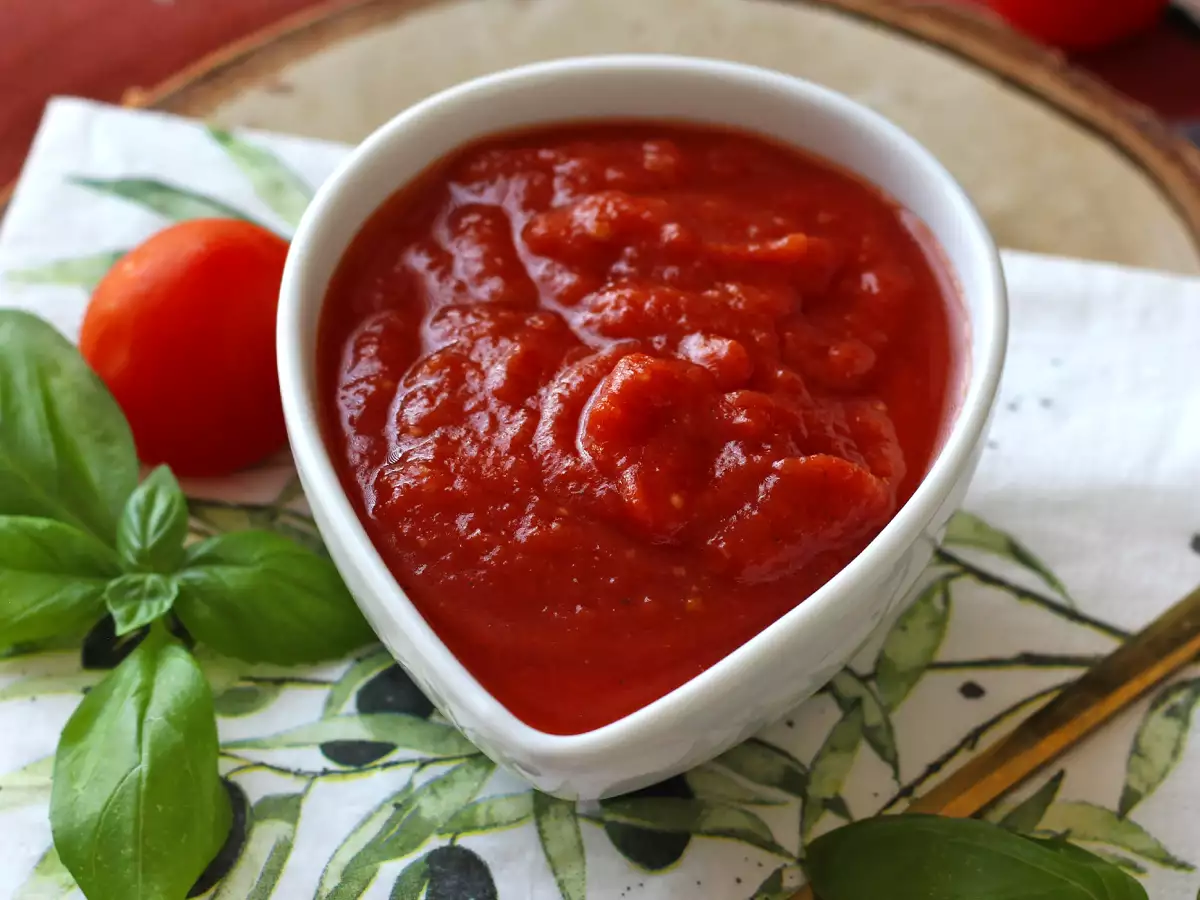 Smagfuld rå tomatsauce – perfekt til pizza eller pinsa - foto 4