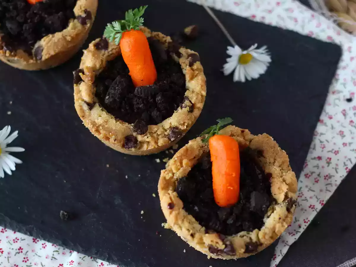 Småkagekopper toppet med chokoladeganache, gulerodspotte-stil - foto 4