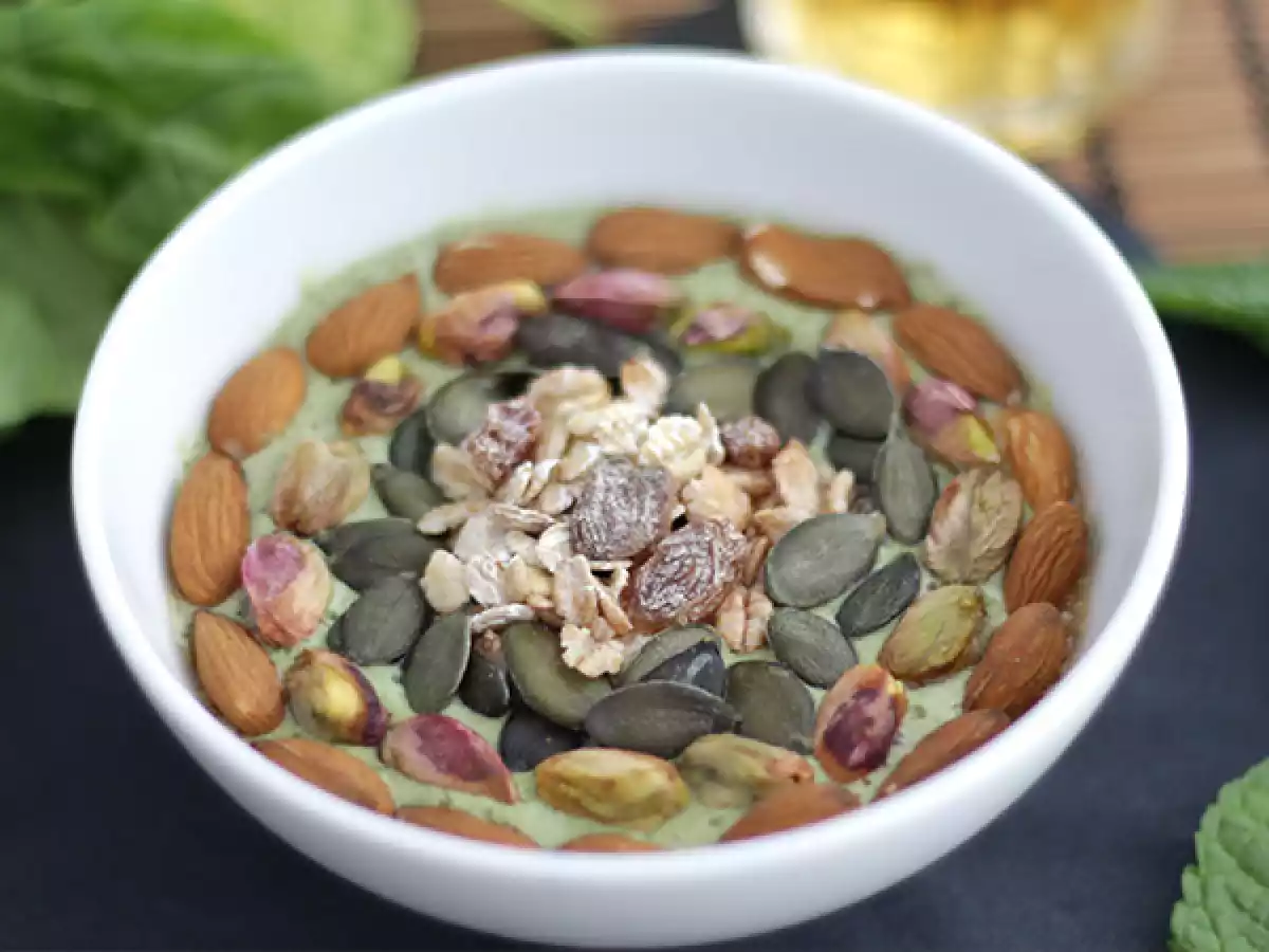 Smoothie bowl kiwi mint spinatskud