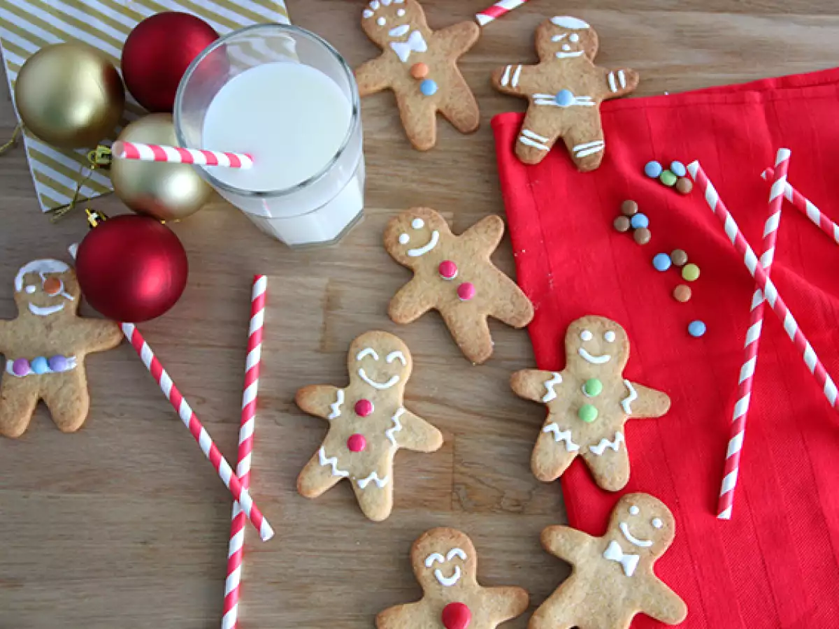 Smørbagte småkager formet som honningkagemænd – Gingerbread men - foto 3
