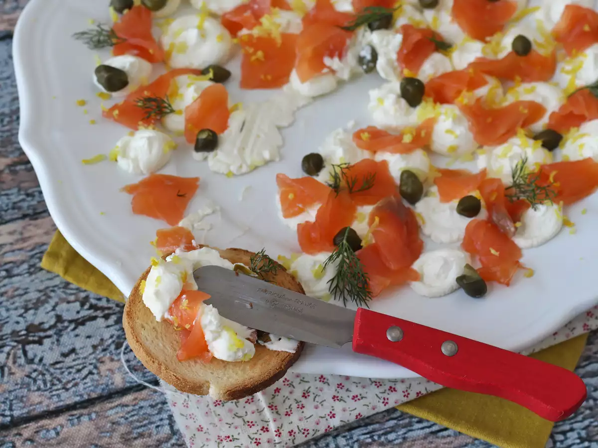 Smørefad med røget laks til aperitif - foto 4