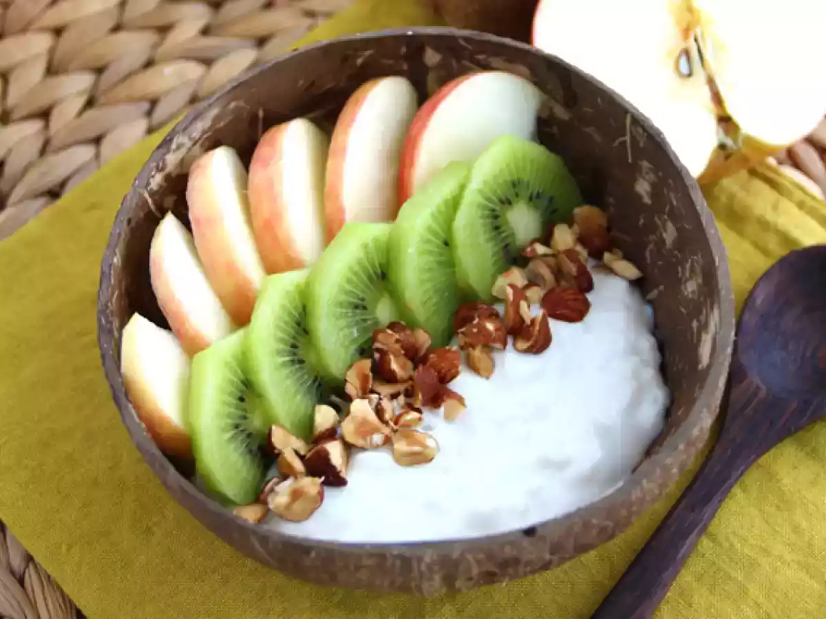 Snack med kokos, æble, kiwi og hasselnøddeyoghurt - foto 3
