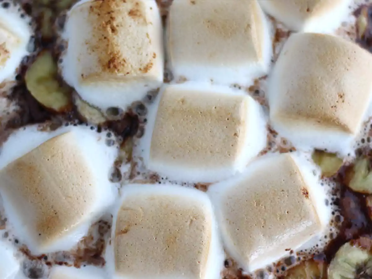 Sød pizza med banan og chokolade - foto 2