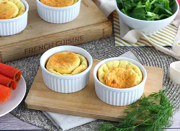 Soufflés med røget laks og fromage frais