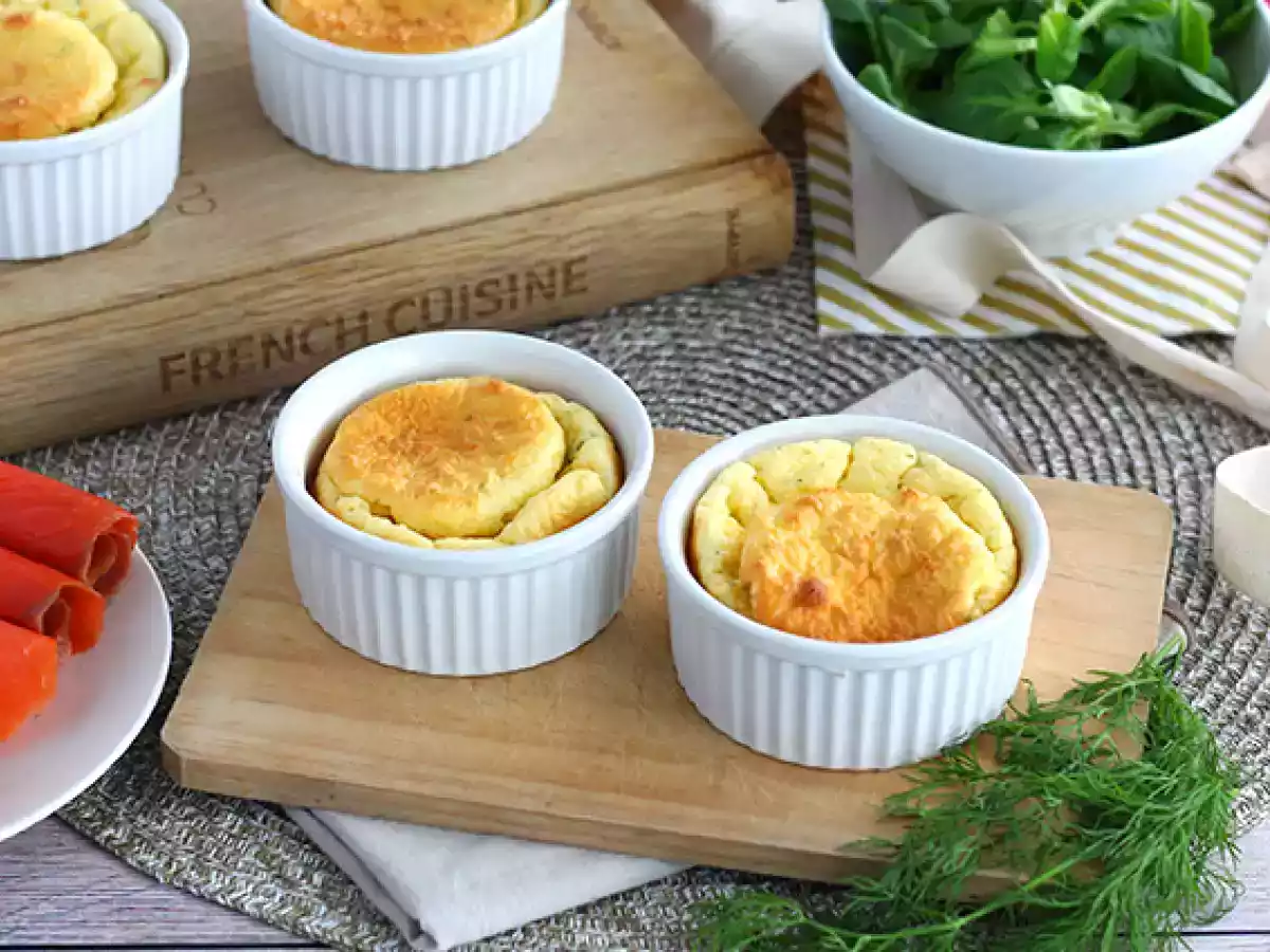 Soufflés med røget laks og fromage frais