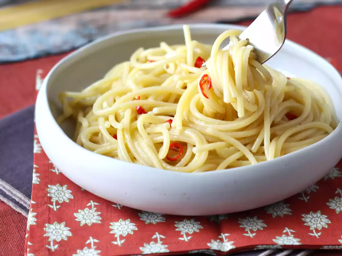 Spaghetti aglio, olio e peperoncino: den italienske traditions sidste øjebliks-ret - foto 4